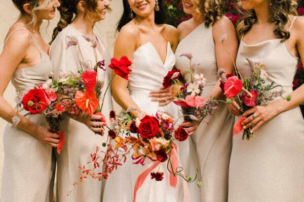 The Correct Resolution to Keep Your Wedding ceremony Bouquet Whereas Posing for Photos