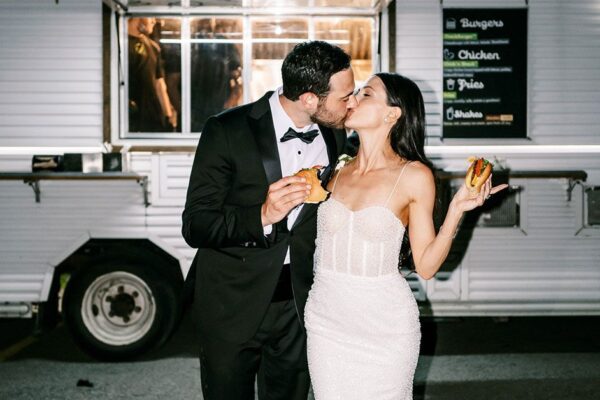 28 Late-Night Wedding ceremony Snacks to Serve on the Dance Floor