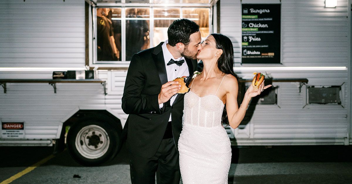 28 Late-Night Wedding ceremony Snacks to Serve on the Dance Floor