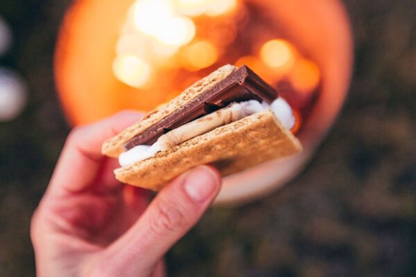 The best way to Set Up a S’mores Bar at Your Bridal ceremony