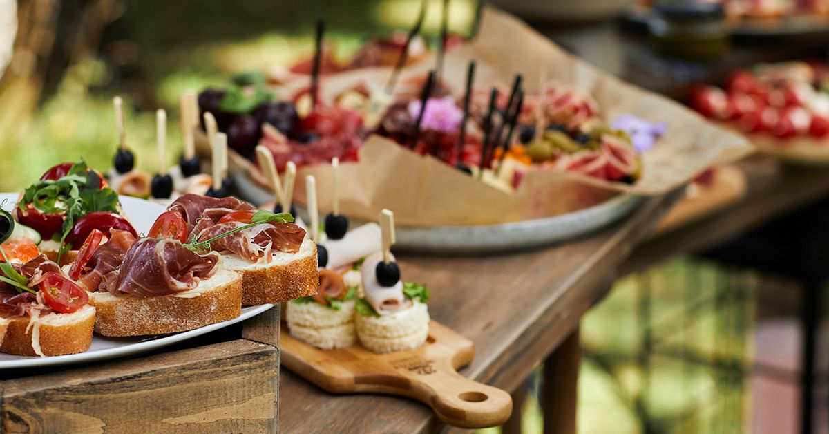 Mass Meals Poisoning Is on the Rise at Weddings—Proper right here’s Simple strategies to Guarantee Meals Safety at Your Summer season Bridal ceremony